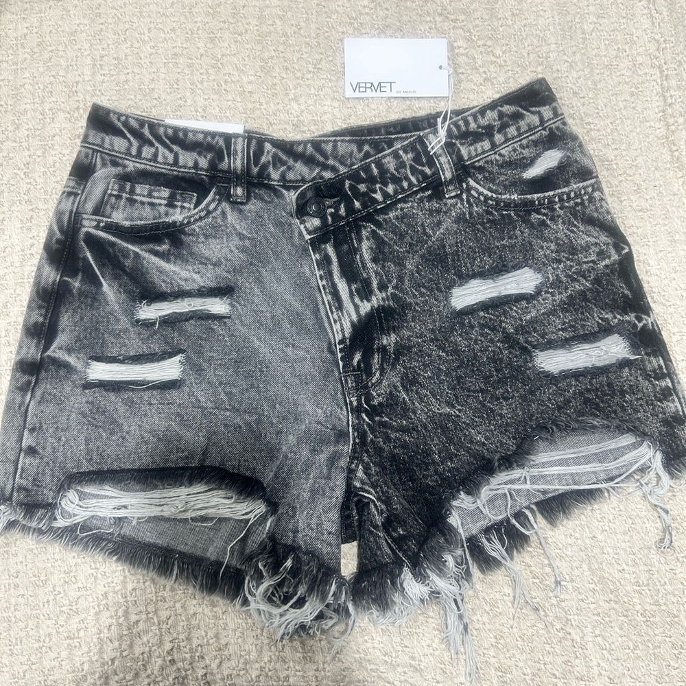Shorts - Picture 4 of 4